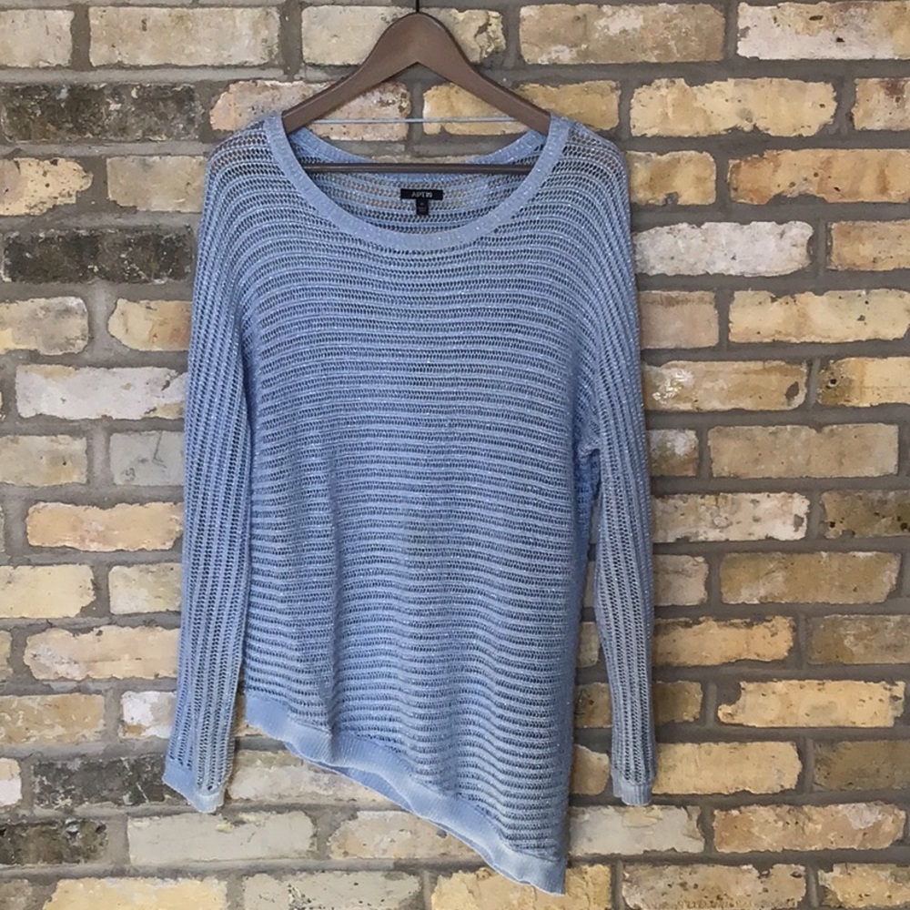 Asymmetrical knit